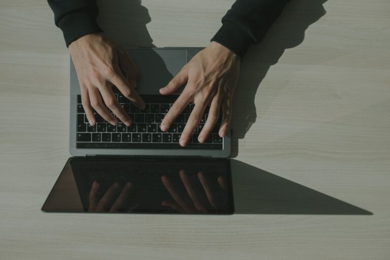 How to file a suspicious transaction report (SOS) with the UIF in Italy