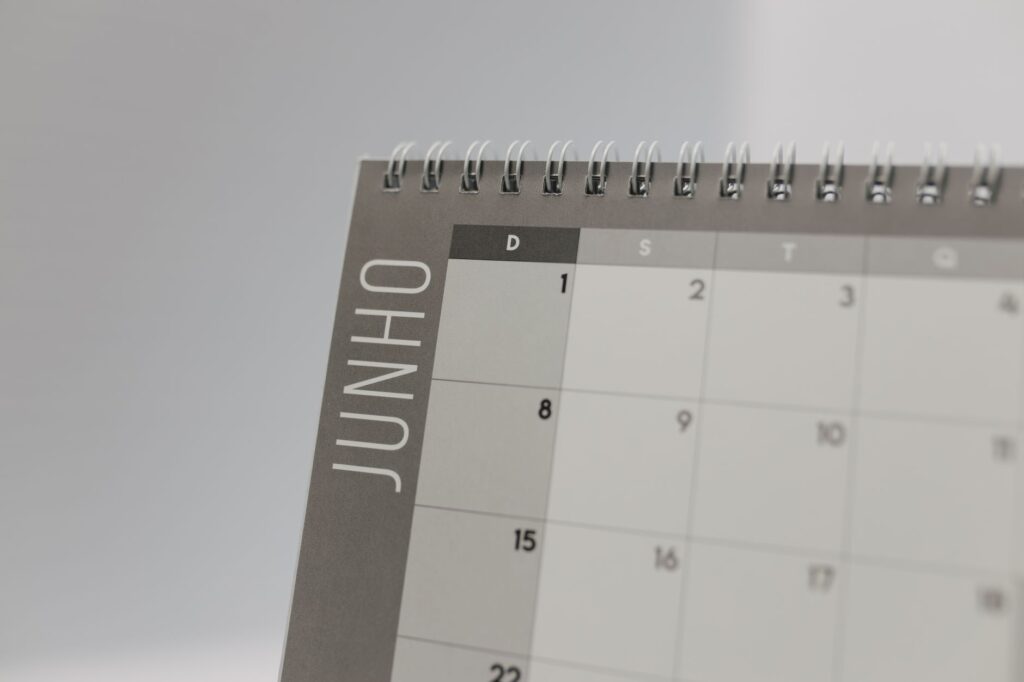 The Spanish reporting calendar for a PI or EMI