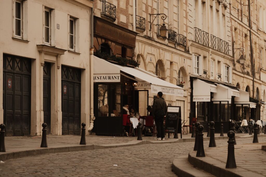 Remote onboarding in France — pick two of six