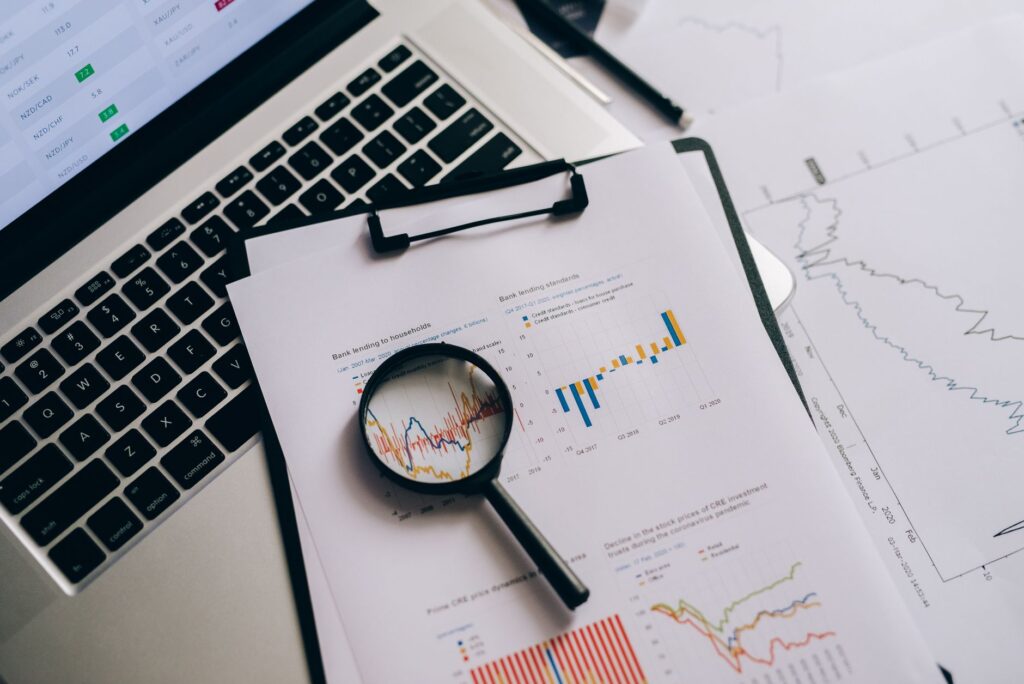 Register discrepancies — the 14-day reporting duty